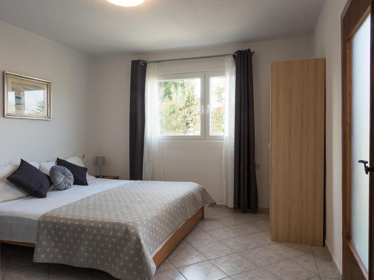 Apartments Summer Bloom Krk Town Exterior foto