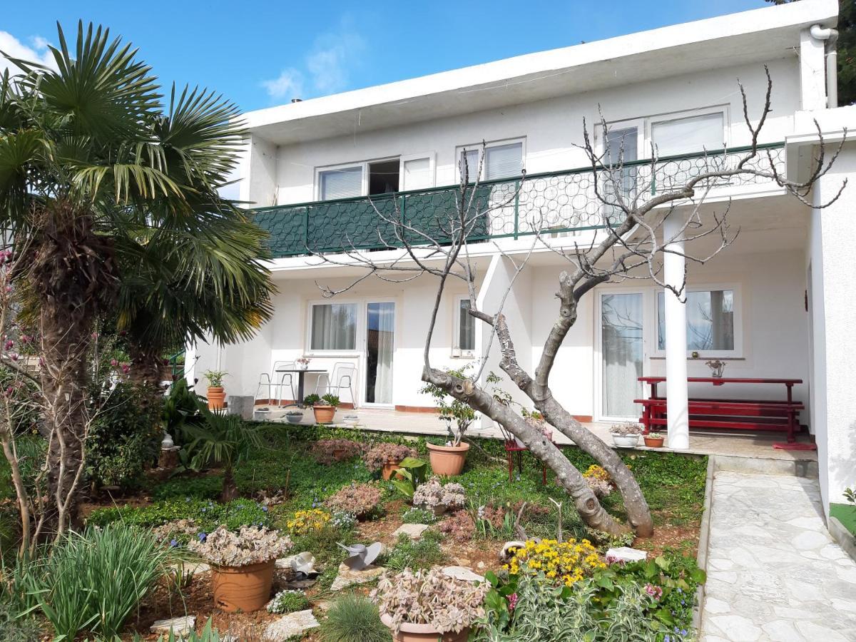 Apartments Summer Bloom Krk Town Exterior foto