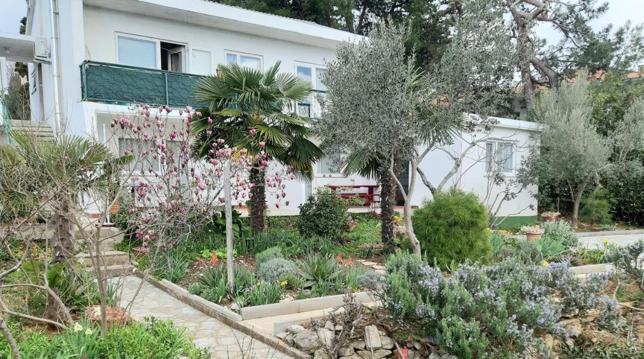 Apartments Summer Bloom Krk Town Exterior foto